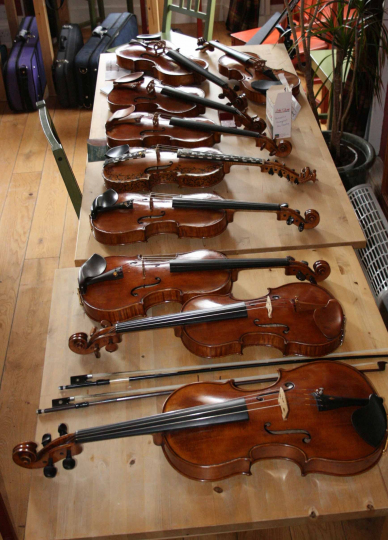 gallery/images-2009-ng_09_jross_fiddle_display